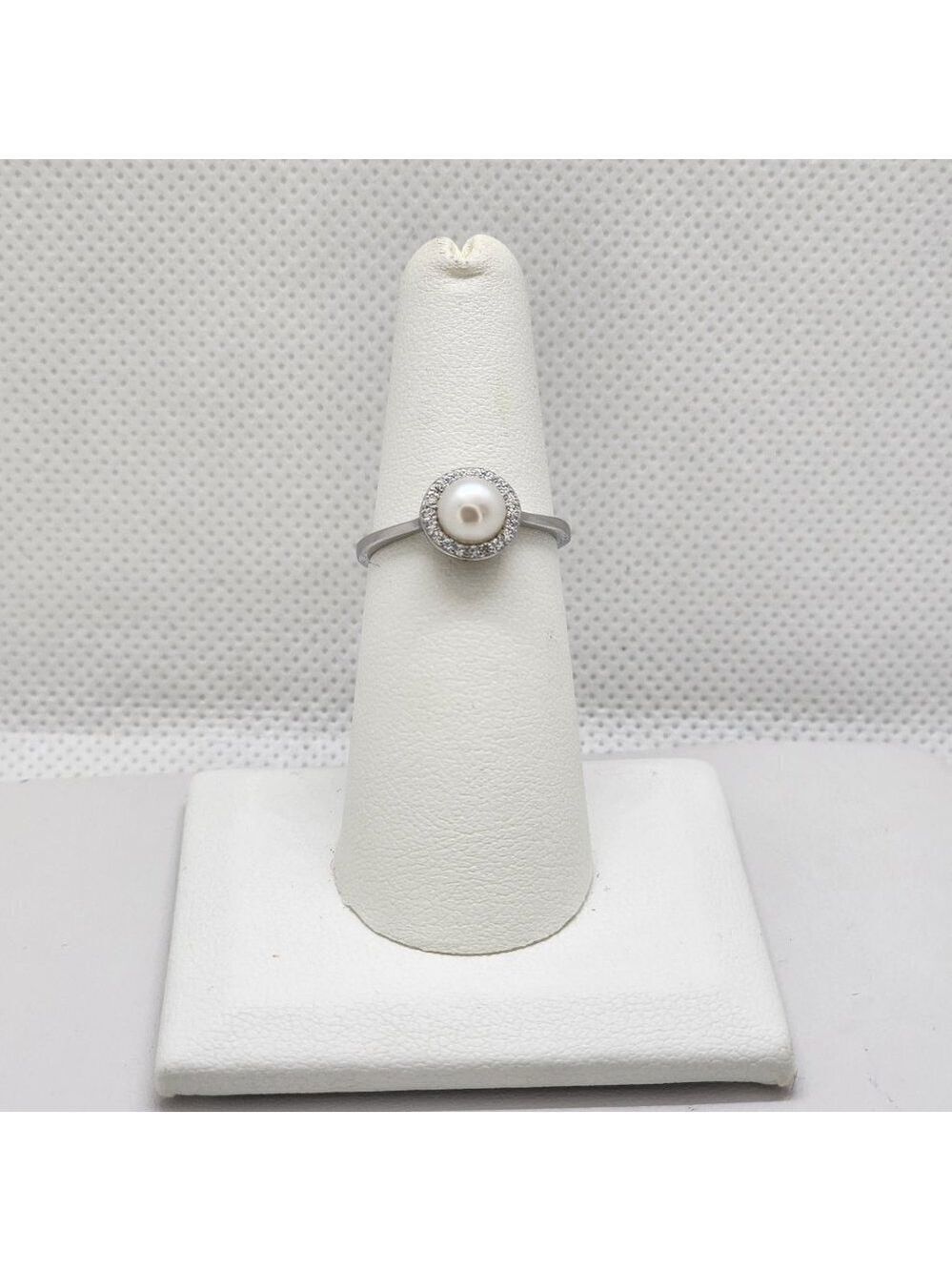 Brand New Sterling Silver 925 Pearl Ring